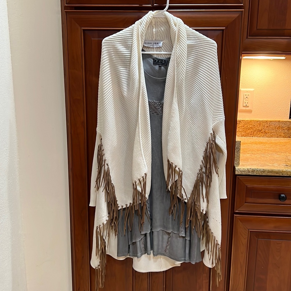 Nikki Jones Montreal Fringe Cardigan & POL Tunic Tank (2 Piece Outfit)